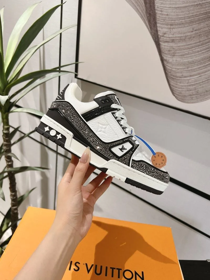 Louis Vuitton Trainer Sneaker Supportive 32105