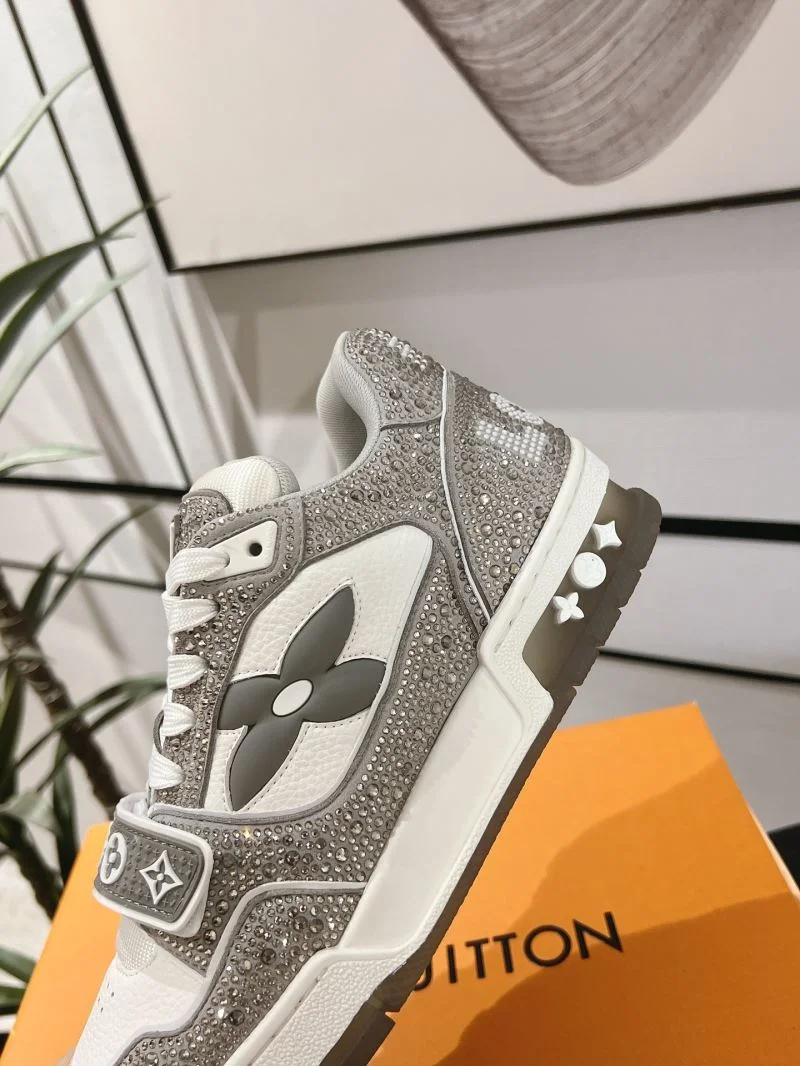 Louis Vuitton Trainer Sneaker Premium 32087