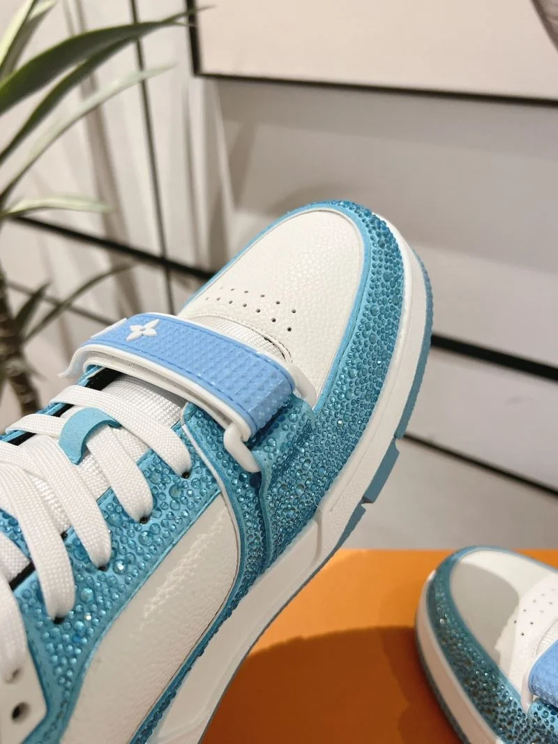 Vibrant Louis Vuitton Trainer Sneaker 32086
