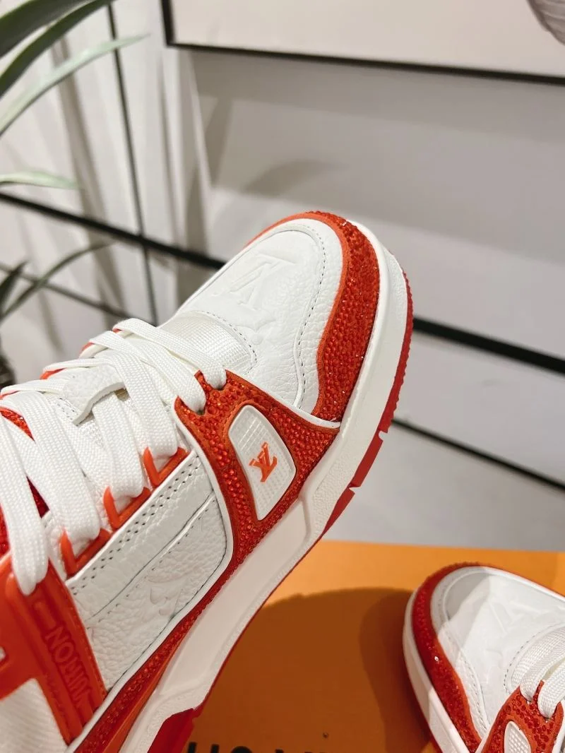 Flexible Louis Vuitton Trainer Sneaker 32064