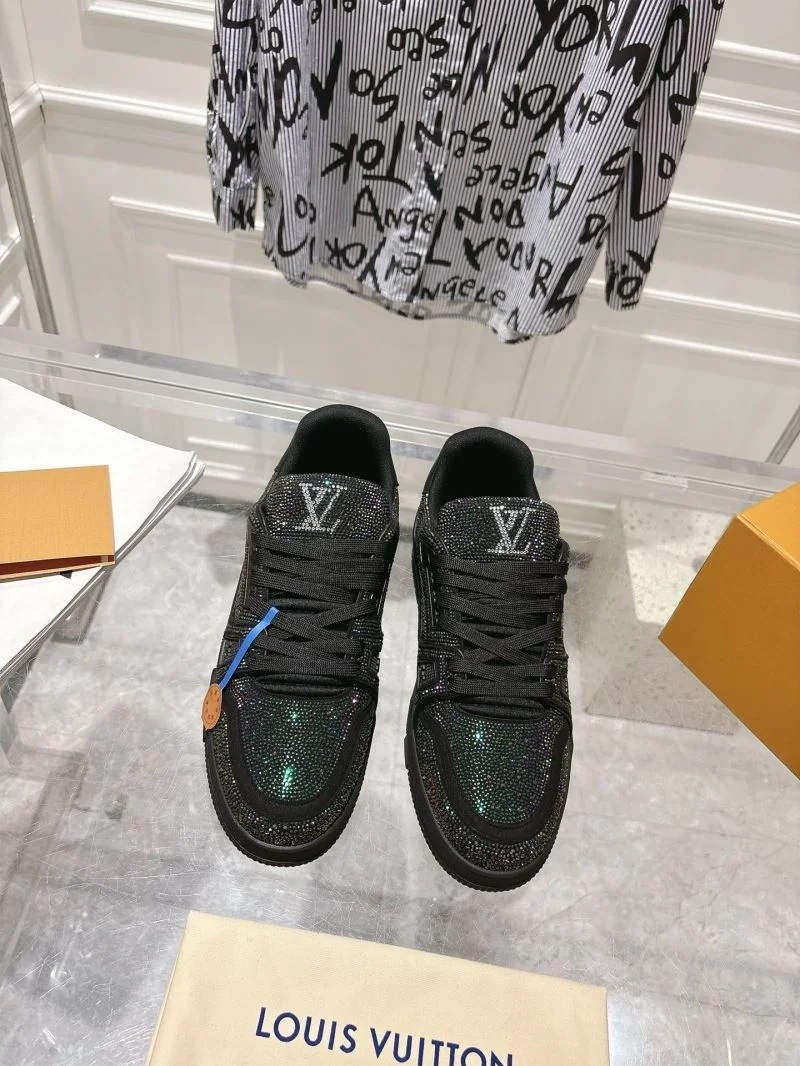Louis Vuitton Trainer Sneaker EyeCatching 32081