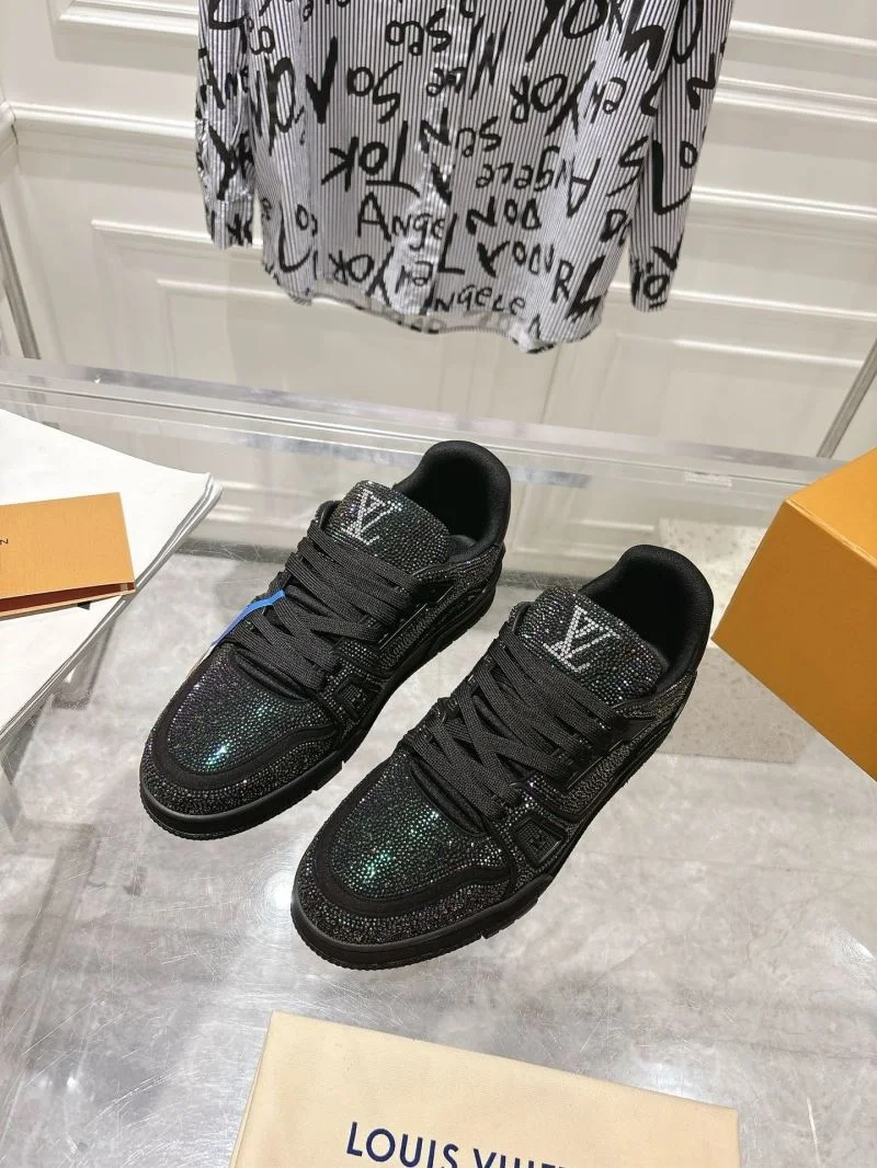Louis Vuitton Trainer Sneaker EyeCatching 32081