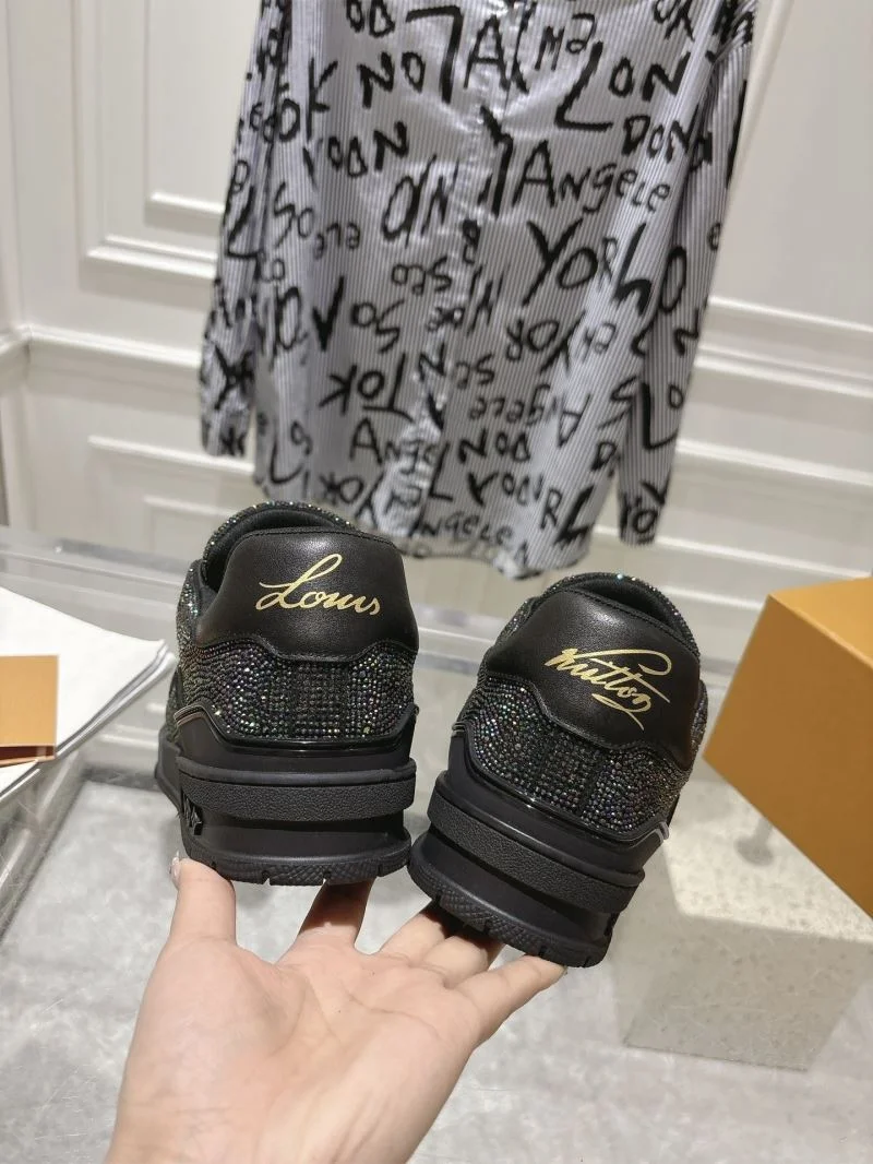 Louis Vuitton Trainer Sneaker EyeCatching 32081