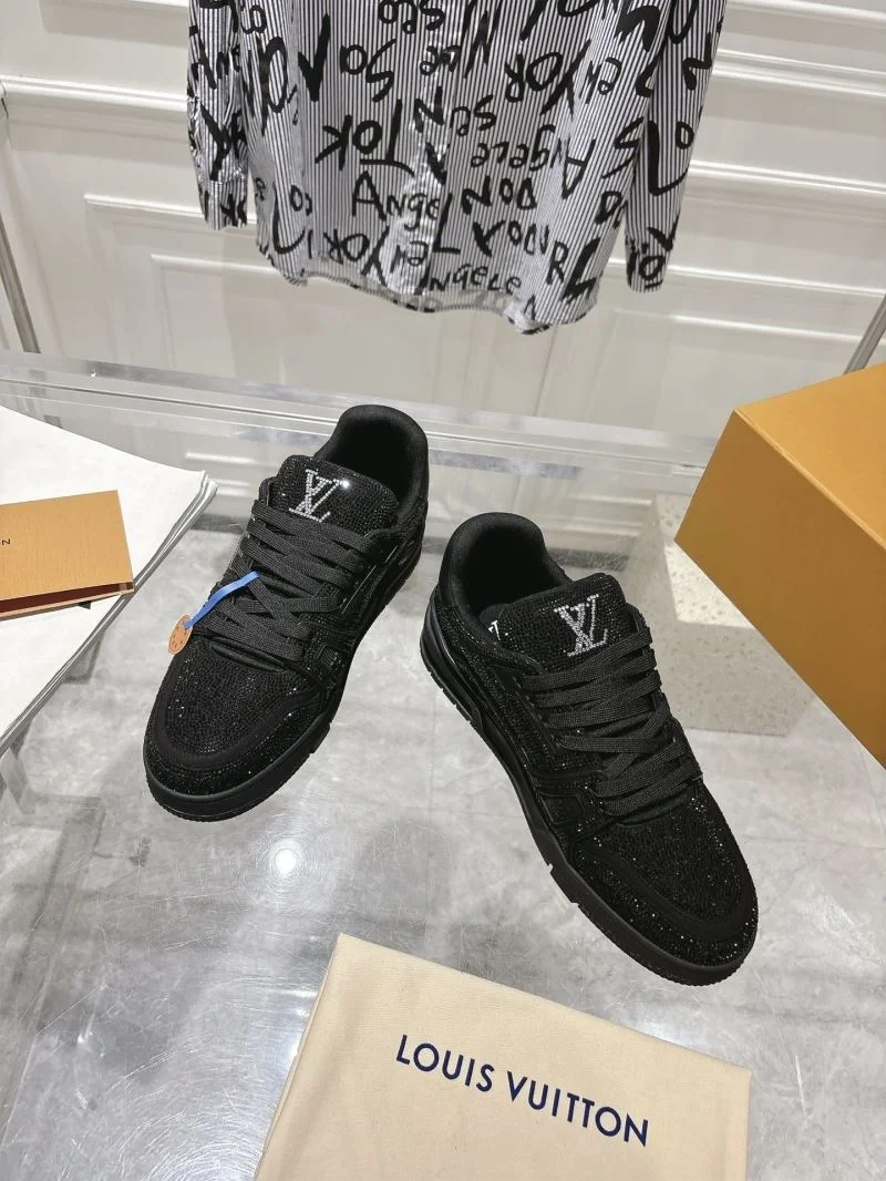 Effortless Louis Vuitton Trainer Sneaker 32074