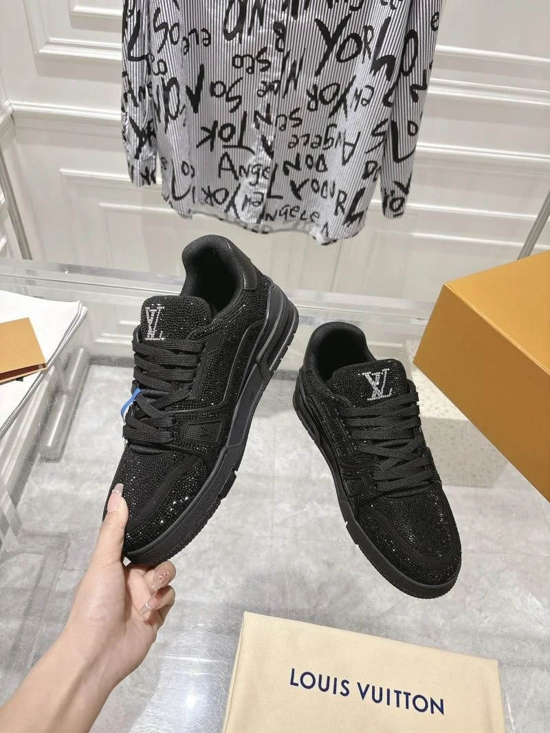 Effortless Louis Vuitton Trainer Sneaker 32074