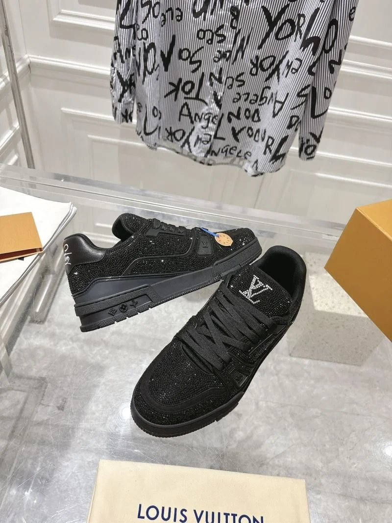 Effortless Louis Vuitton Trainer Sneaker 32074