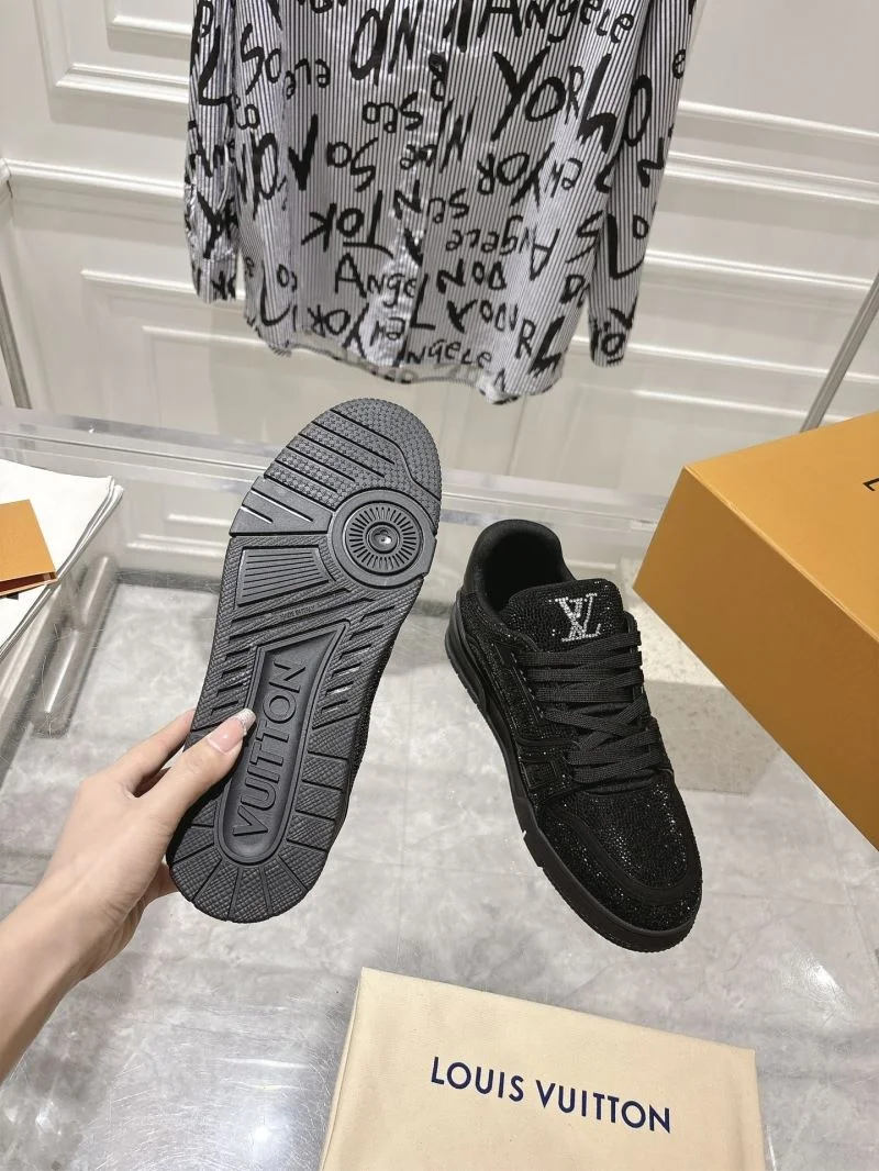 Effortless Louis Vuitton Trainer Sneaker 32074