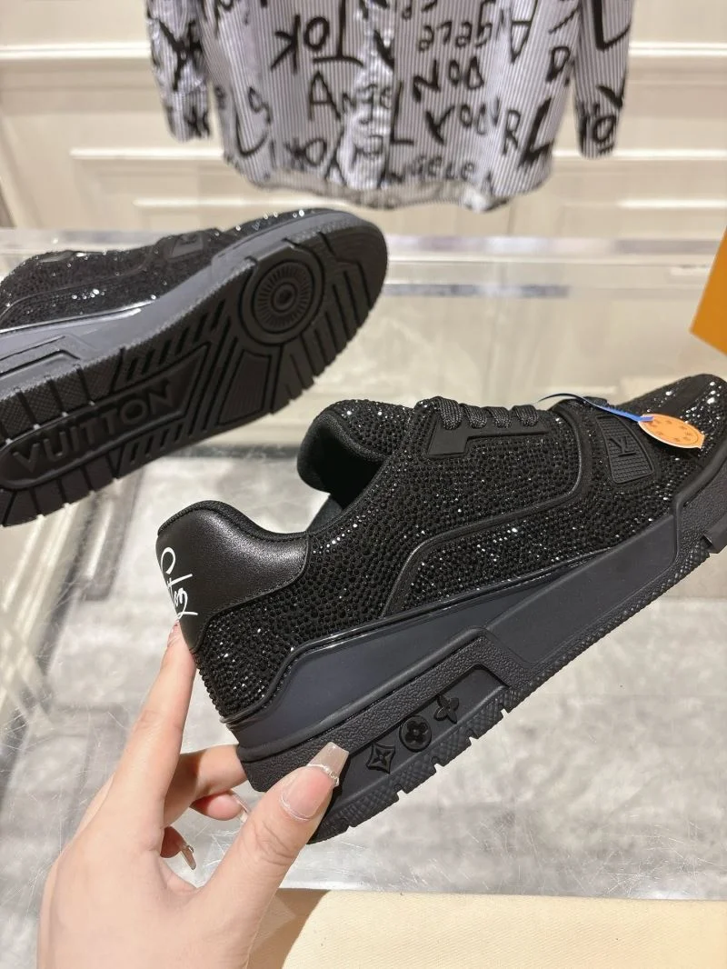 Effortless Louis Vuitton Trainer Sneaker 32074