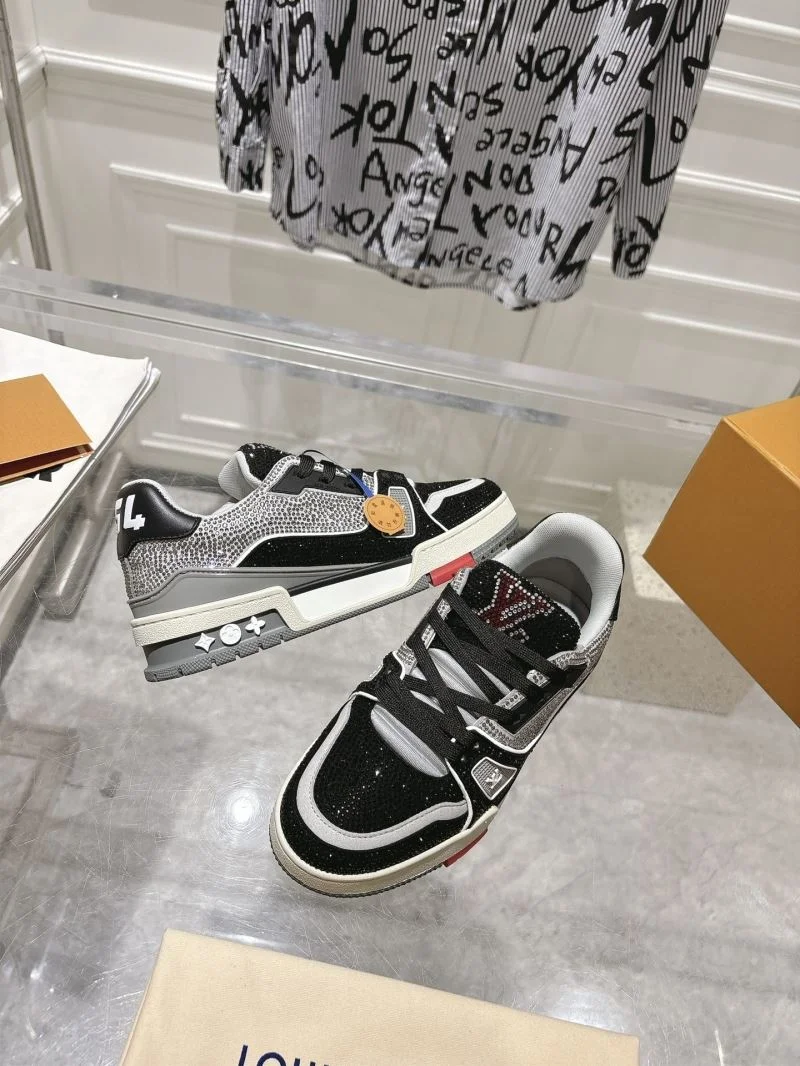 OnTrend Louis Vuitton Trainer Sneaker 32082