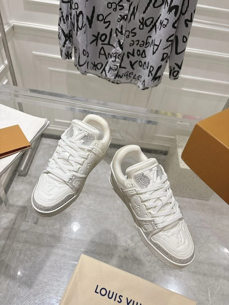 Attractive Louis Vuitton Trainer Sneaker 32083