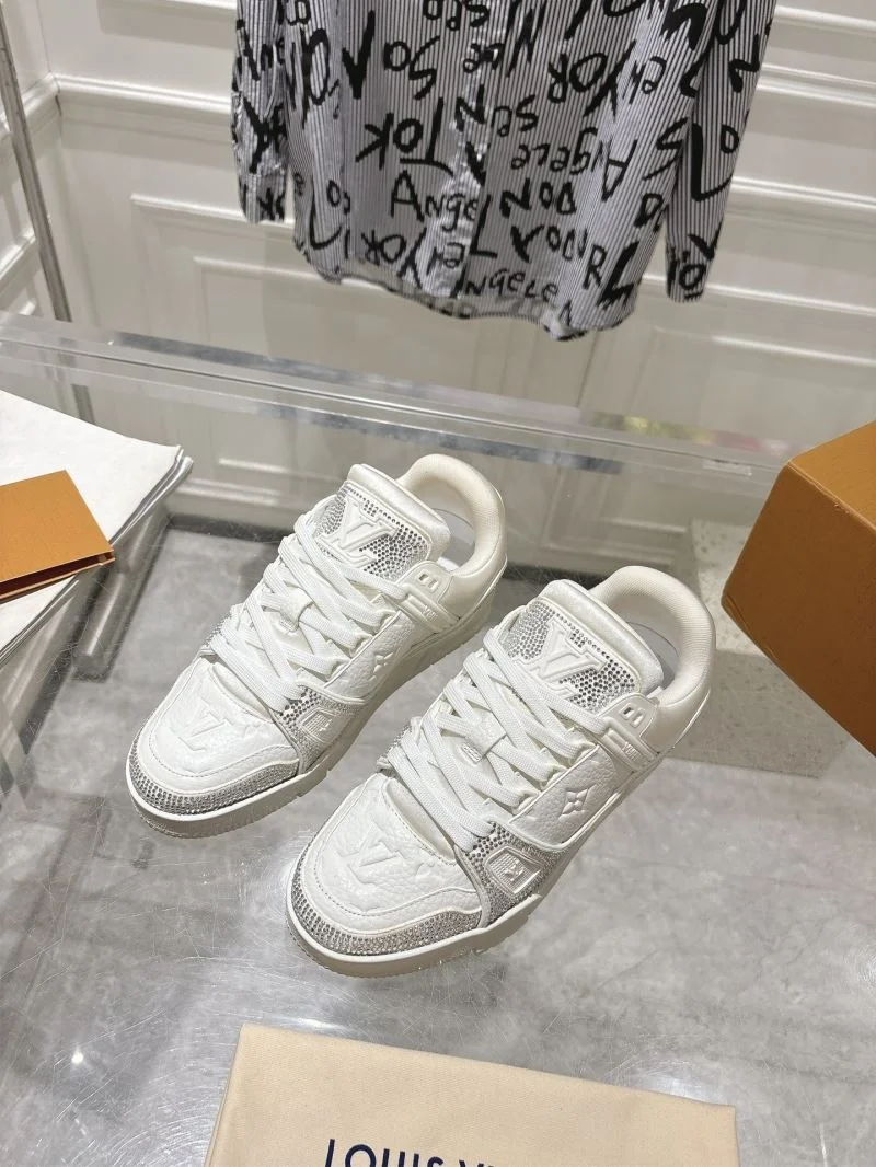 Attractive Louis Vuitton Trainer Sneaker 32083