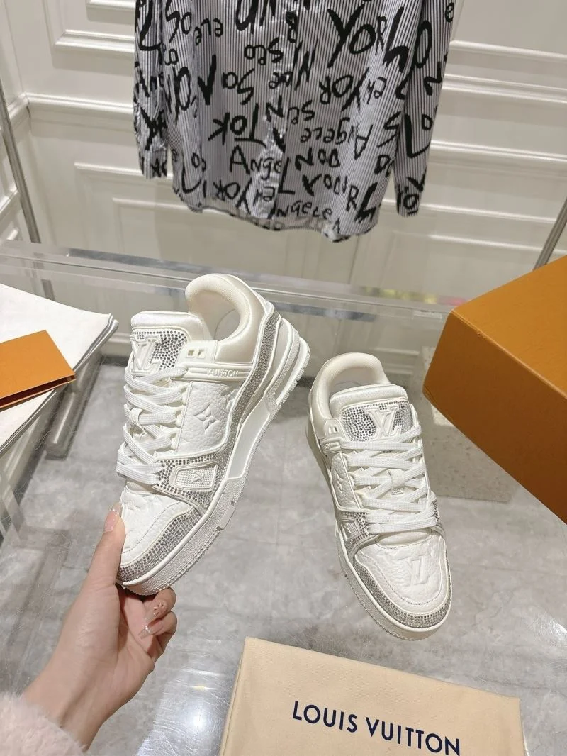 Attractive Louis Vuitton Trainer Sneaker 32083