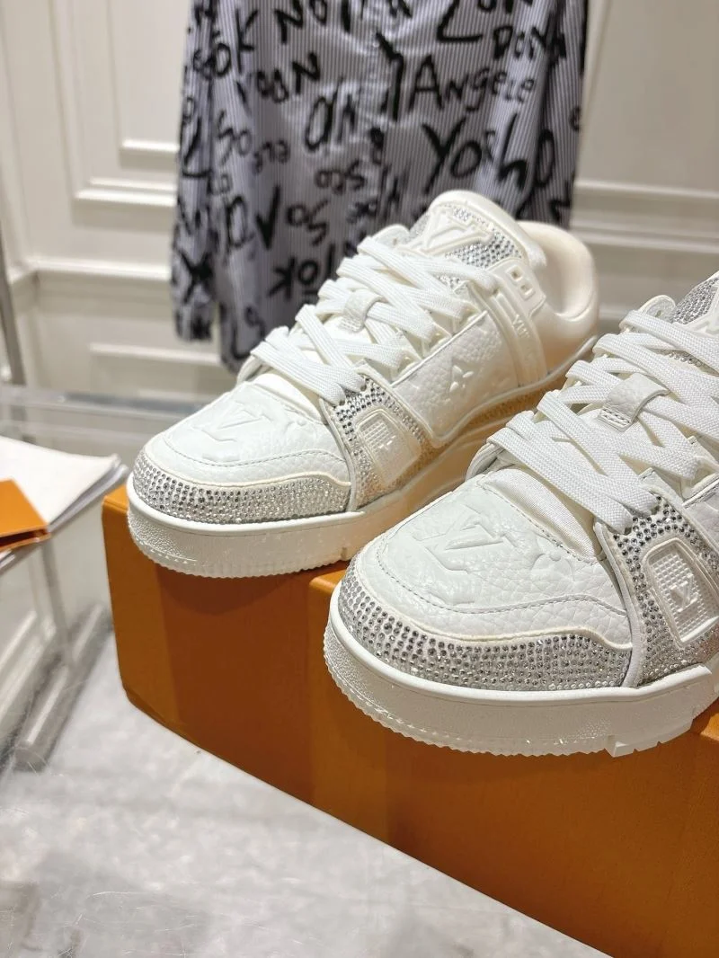Attractive Louis Vuitton Trainer Sneaker 32083