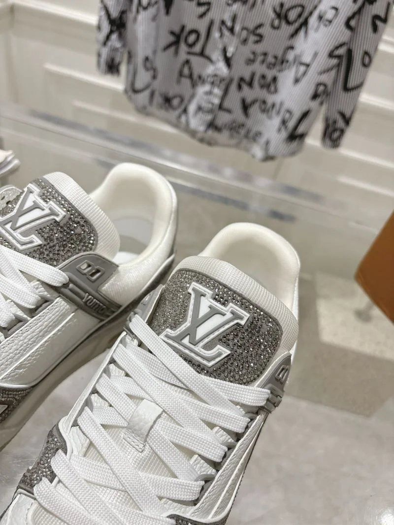 Louis Vuitton Trainer Sneaker ModernLook 32068