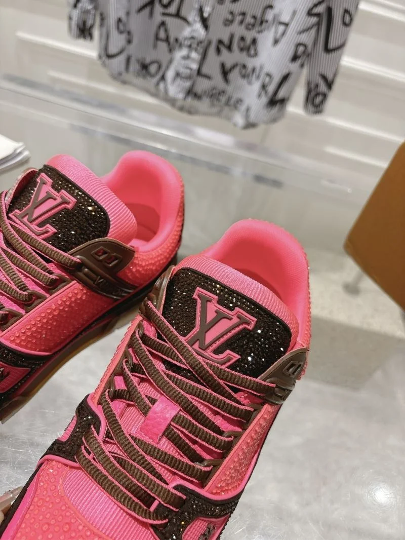 Neat Louis Vuitton Trainer Sneaker 32078