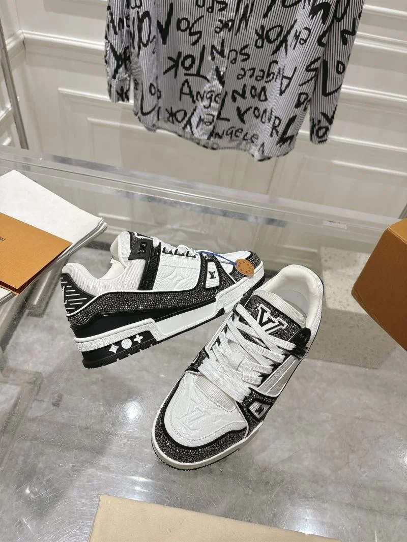 Soft Louis Vuitton Trainer Sneaker 32065