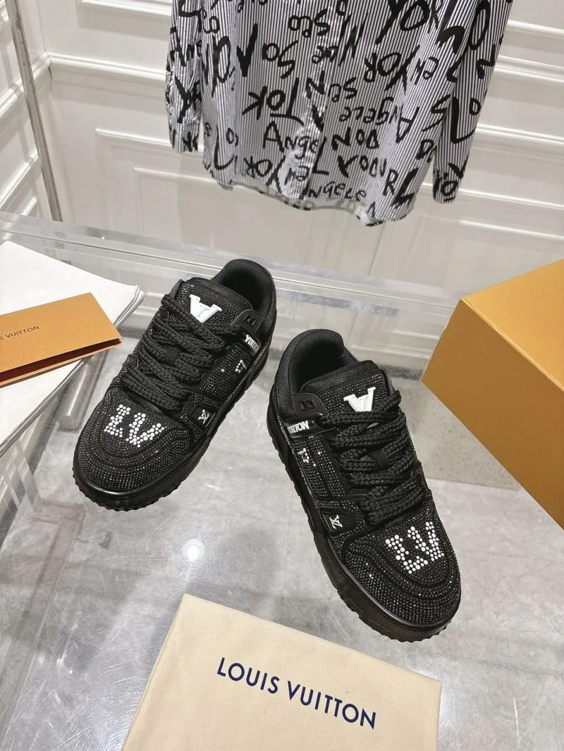 SmoothTexture Louis Vuitton Trainer Sneaker 32075