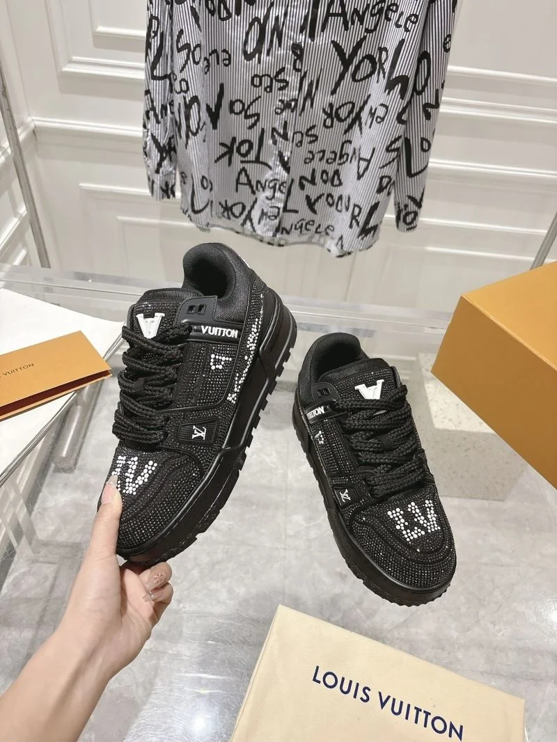 SmoothTexture Louis Vuitton Trainer Sneaker 32075