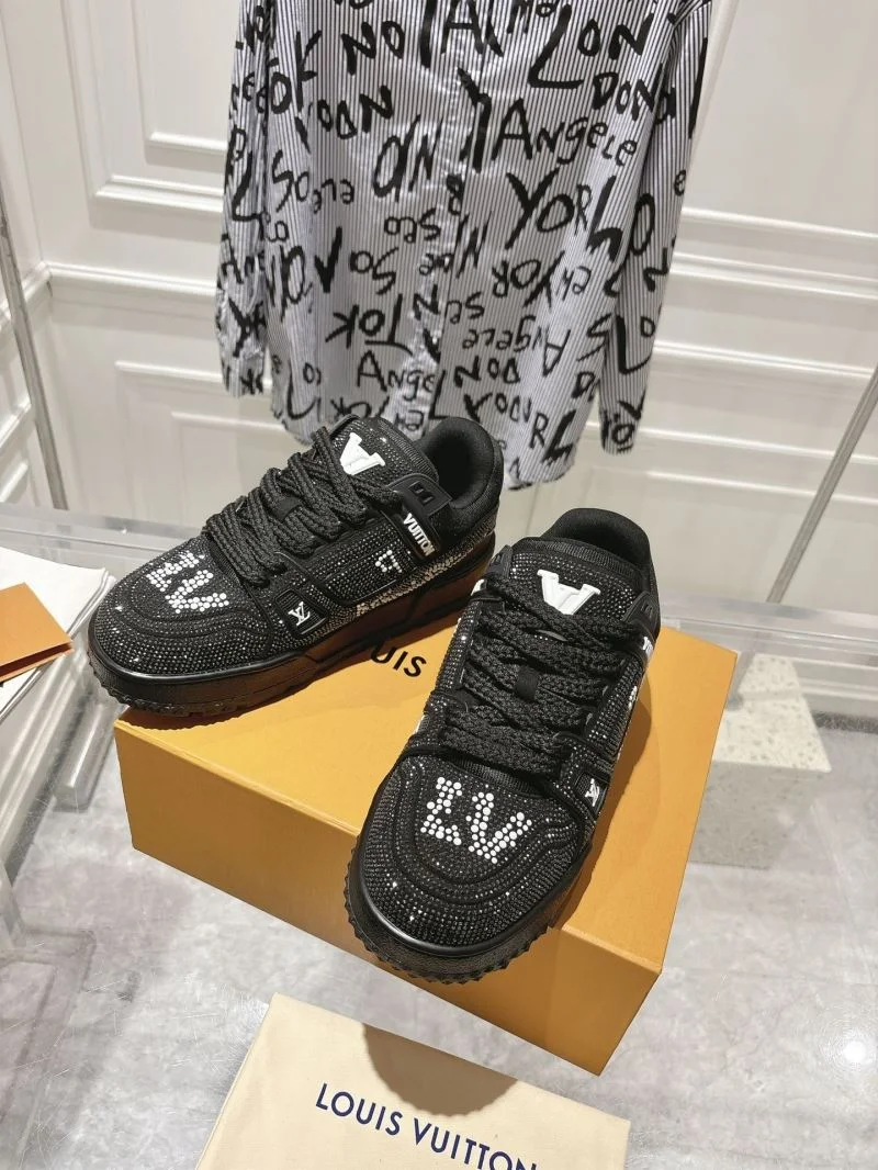 SmoothTexture Louis Vuitton Trainer Sneaker 32075