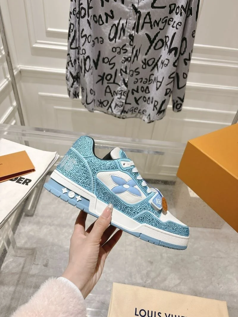 Fashionable Louis Vuitton Trainer Sneaker 32066