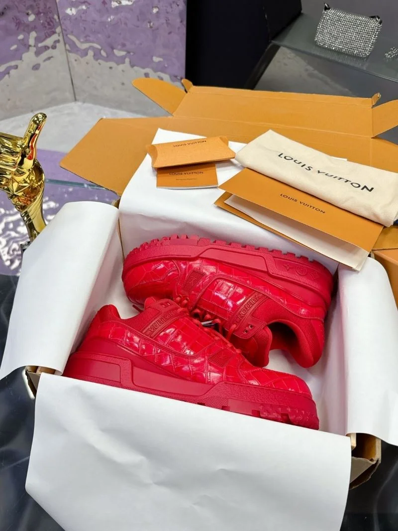 Louis Vuitton Trainer Sneaker Supportive 32052