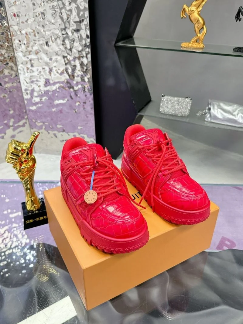 Louis Vuitton Trainer Sneaker Supportive 32052