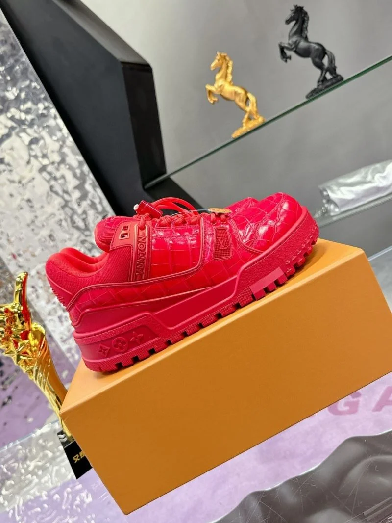 Louis Vuitton Trainer Sneaker Supportive 32052