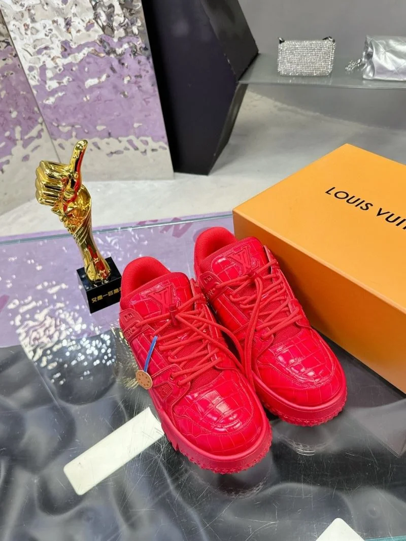 Louis Vuitton Trainer Sneaker Supportive 32052