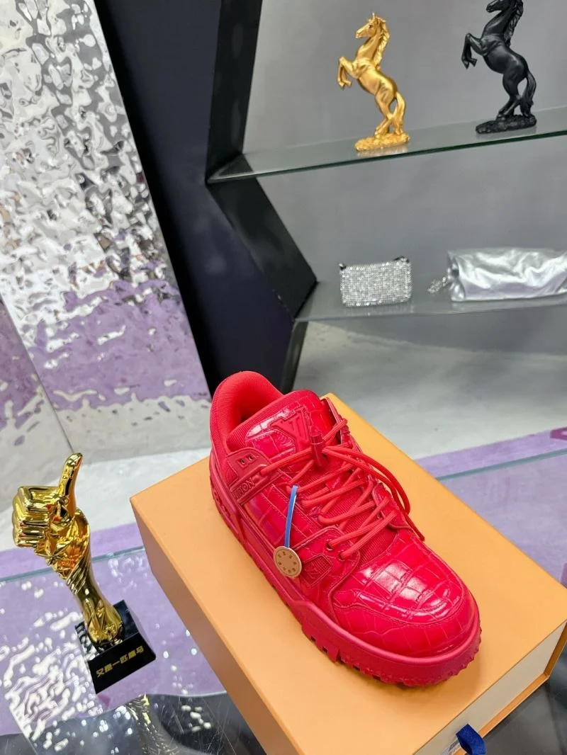 Louis Vuitton Trainer Sneaker Supportive 32052