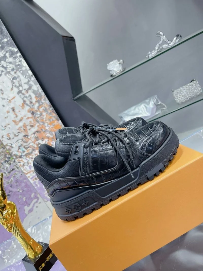 Original Louis Vuitton Trainer Sneaker 32048