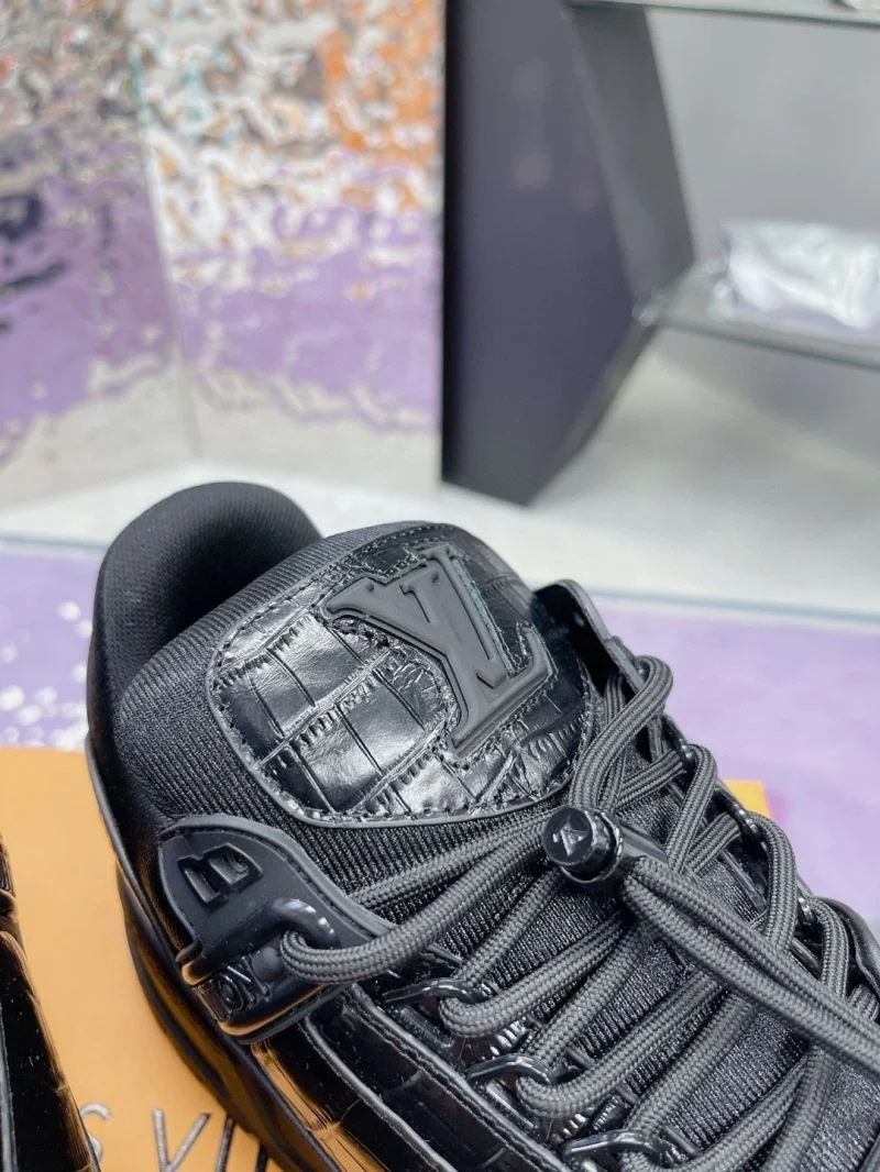 Original Louis Vuitton Trainer Sneaker 32048