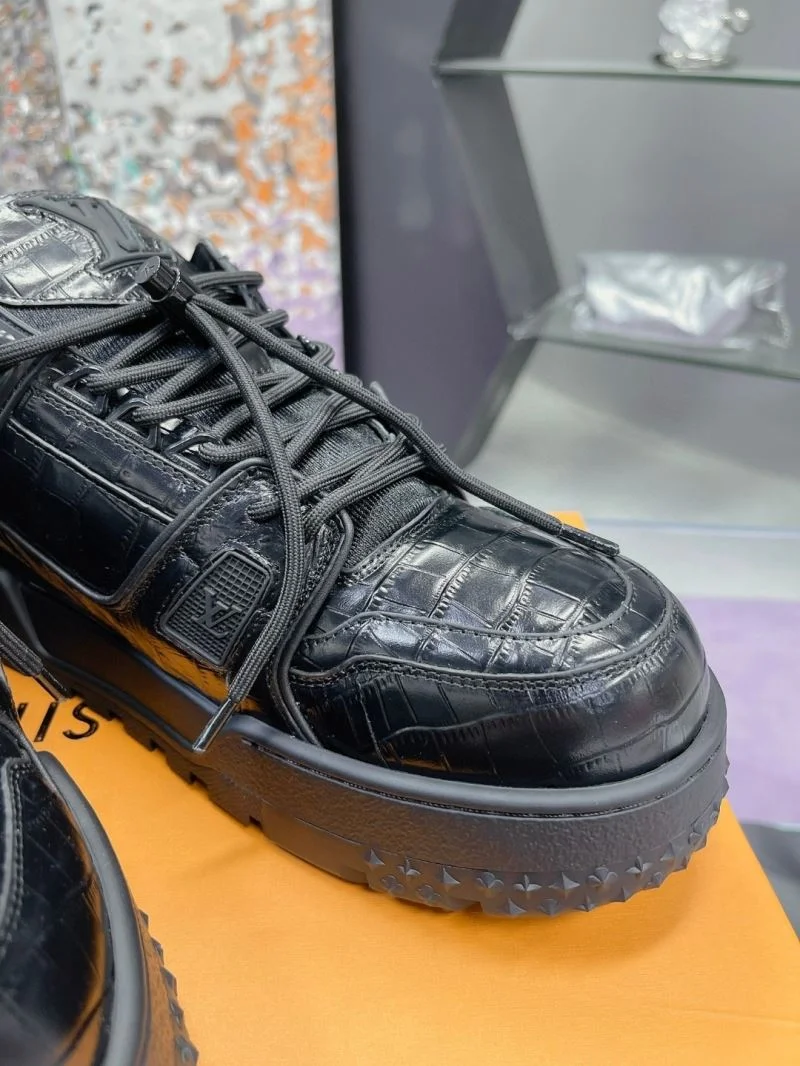 Original Louis Vuitton Trainer Sneaker 32048