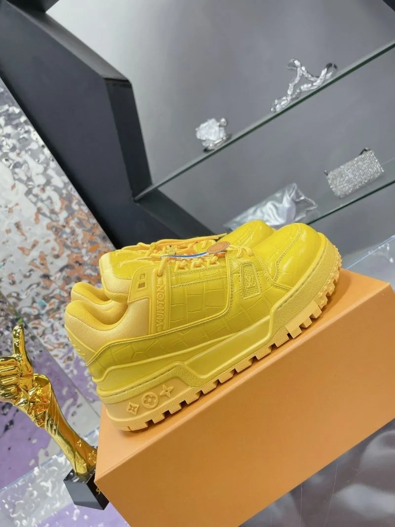 EyeCatching Louis Vuitton Trainer Sneaker 32047