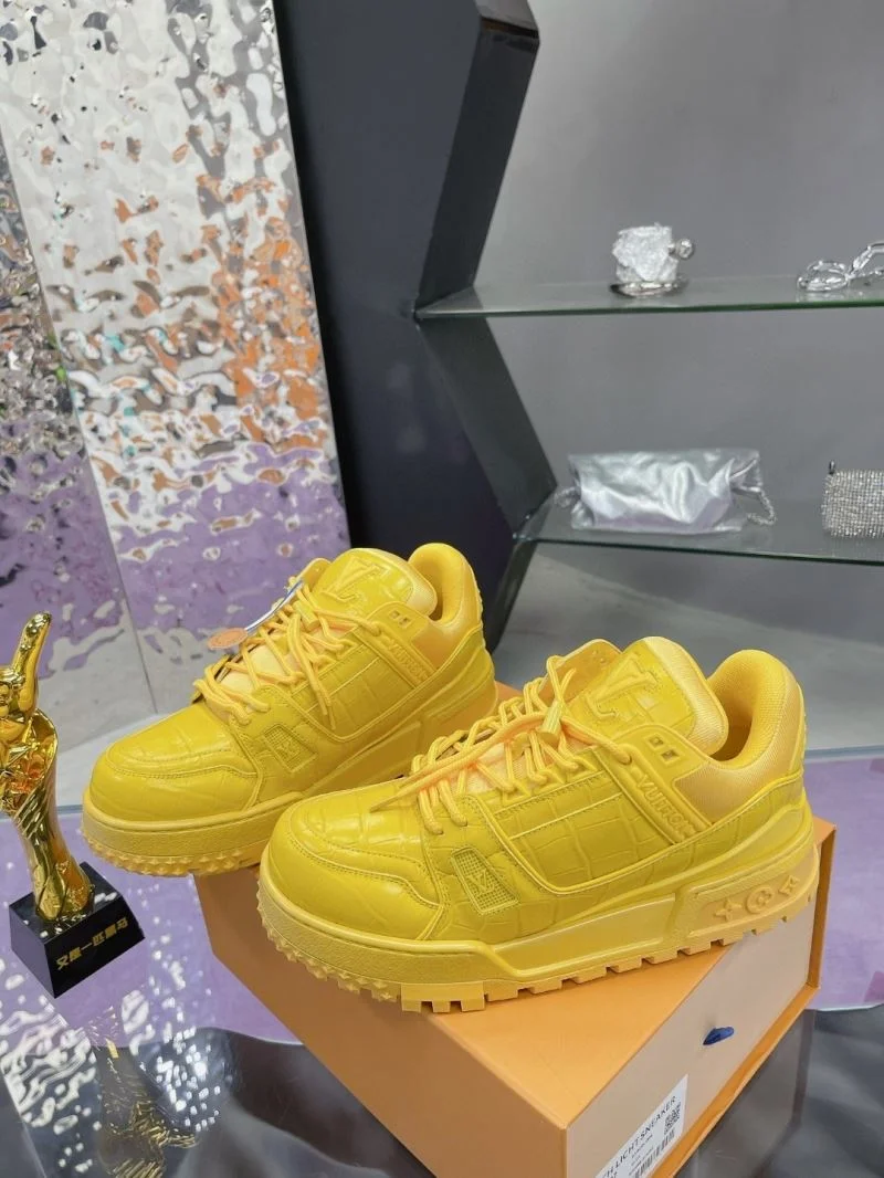 EyeCatching Louis Vuitton Trainer Sneaker 32047