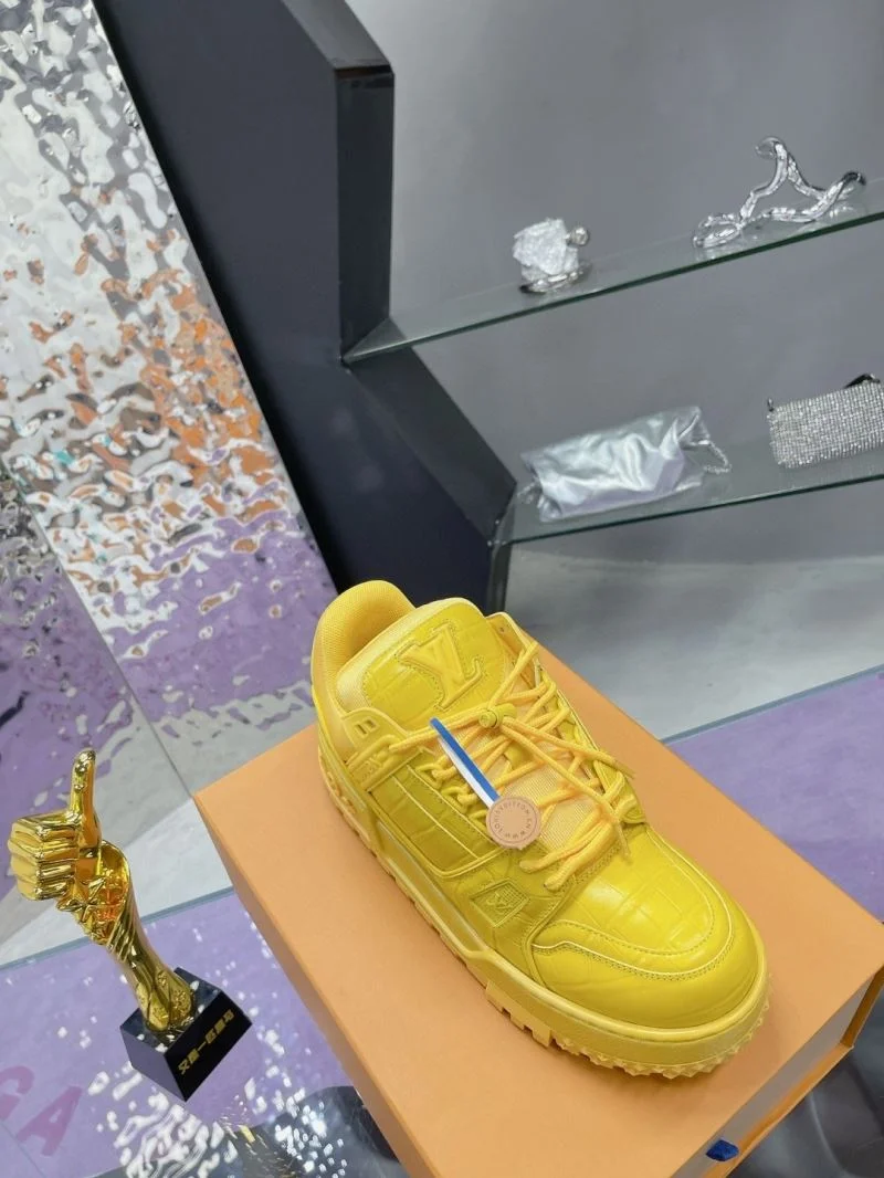 EyeCatching Louis Vuitton Trainer Sneaker 32047