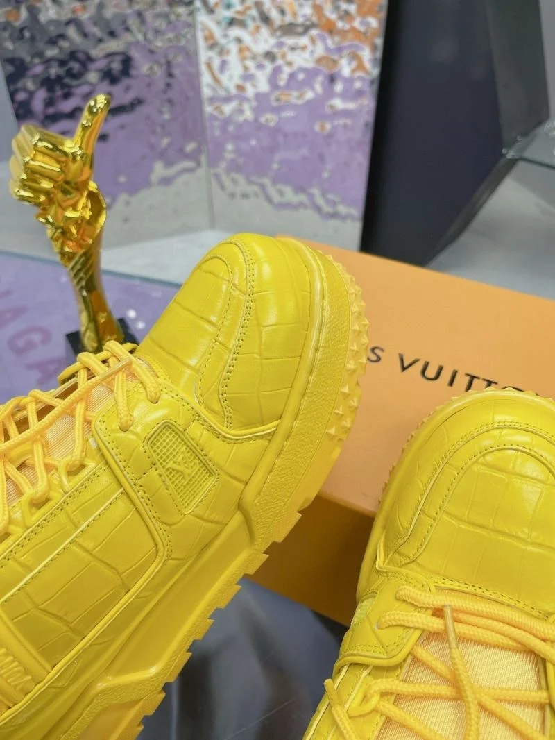 EyeCatching Louis Vuitton Trainer Sneaker 32047