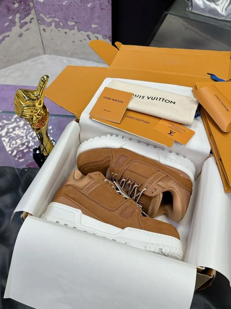 Louis Vuitton Trainer Sneaker Upgraded 32046