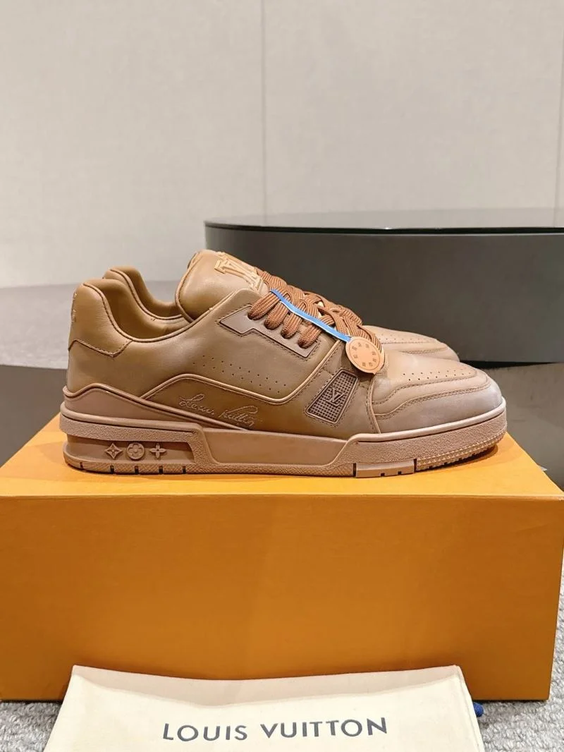 SmoothTexture Louis Vuitton Trainer Sneaker 32037