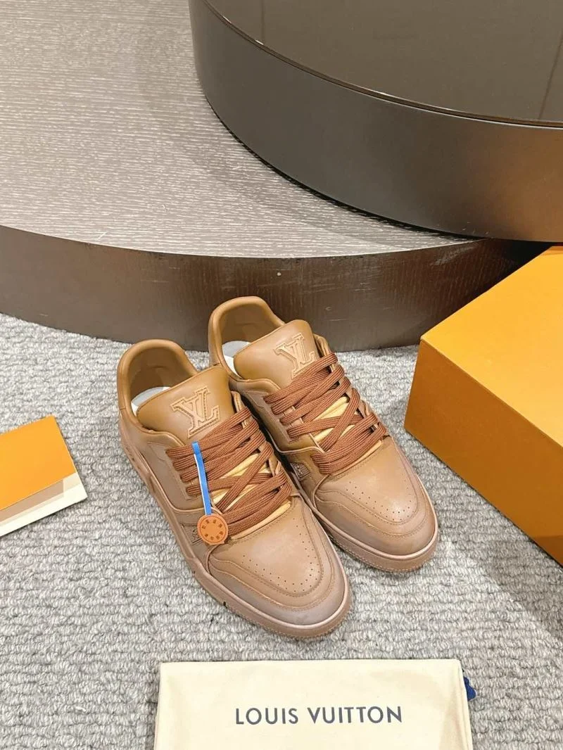 SmoothTexture Louis Vuitton Trainer Sneaker 32037