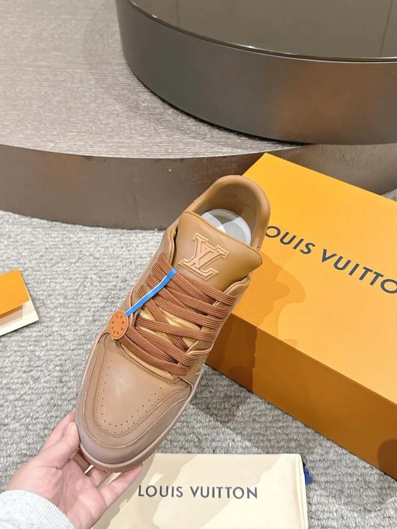 SmoothTexture Louis Vuitton Trainer Sneaker 32037