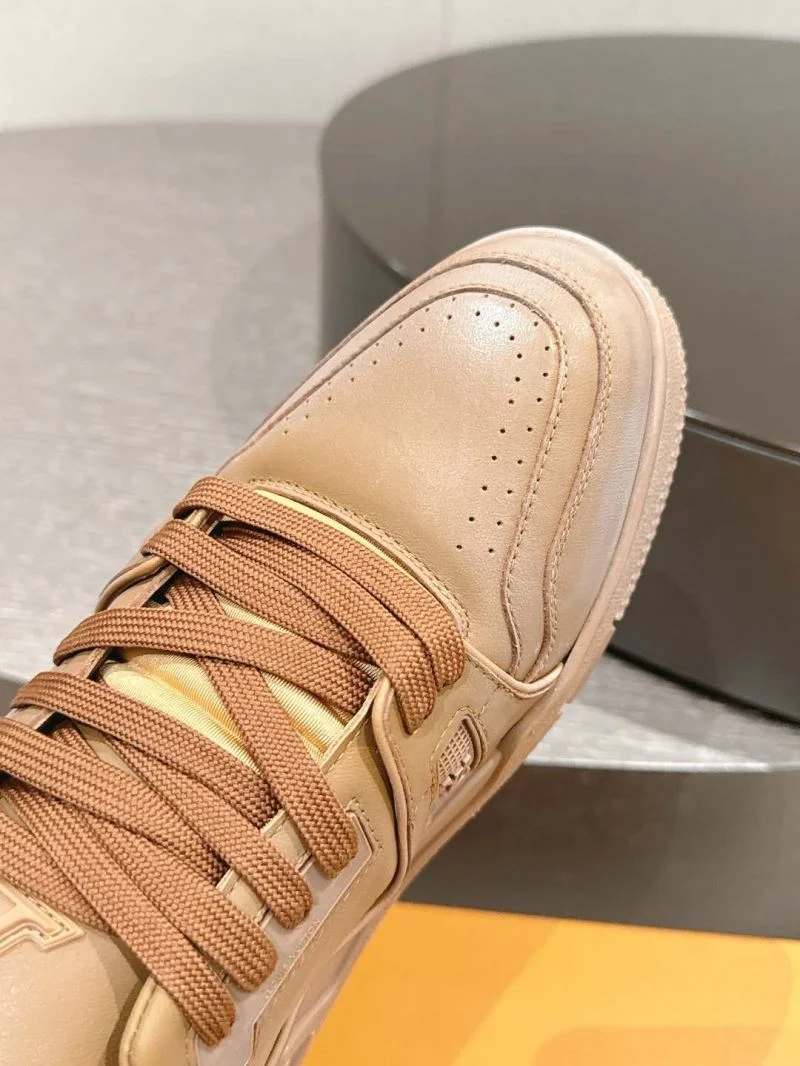 SmoothTexture Louis Vuitton Trainer Sneaker 32037