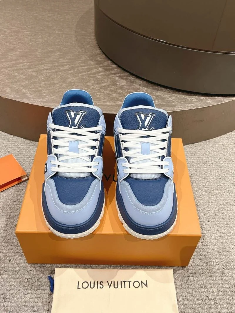 Classic Louis Vuitton Trainer Sneaker 32030