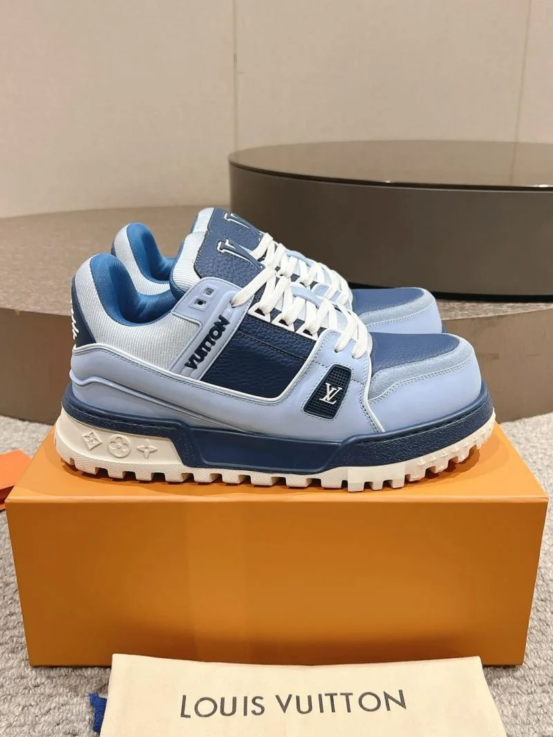 Classic Louis Vuitton Trainer Sneaker 32030