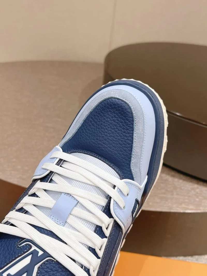 Classic Louis Vuitton Trainer Sneaker 32030