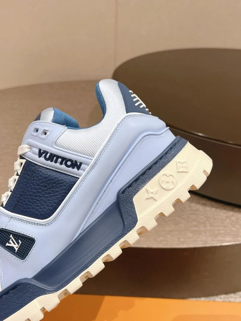 Classic Louis Vuitton Trainer Sneaker 32030