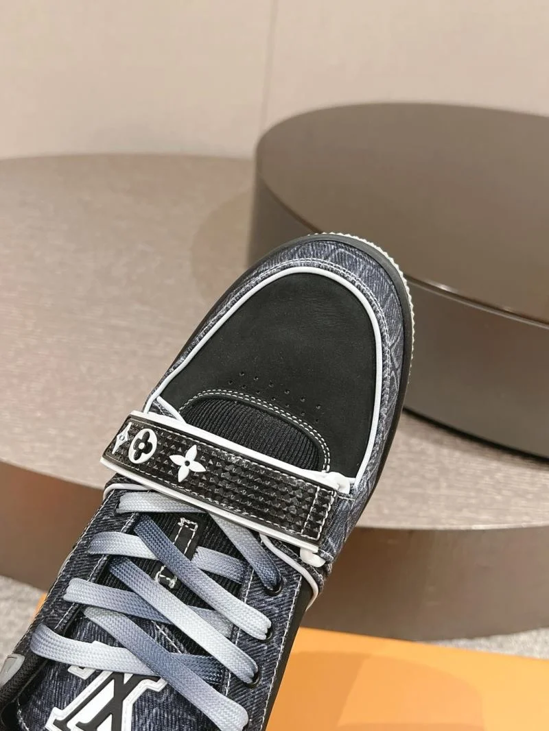 Minimalist Louis Vuitton Trainer Sneaker 32028