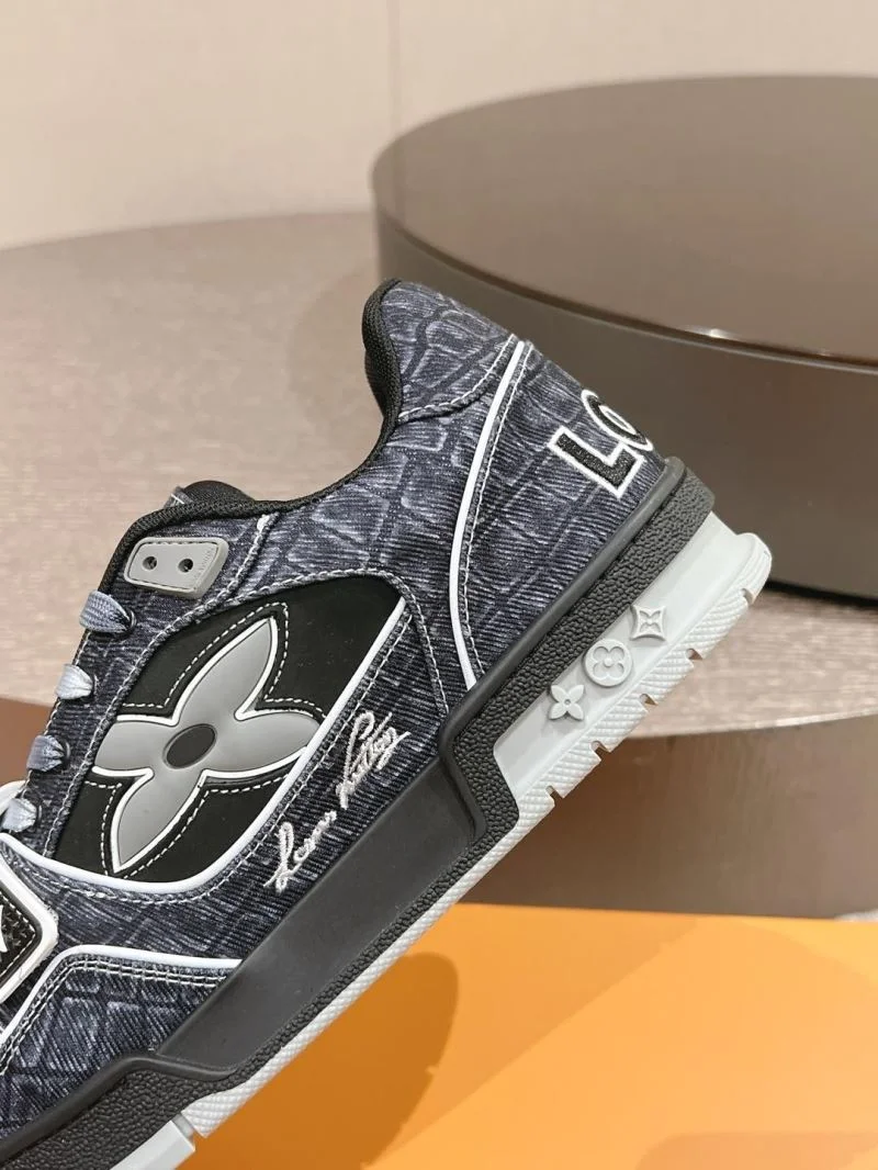 Minimalist Louis Vuitton Trainer Sneaker 32028