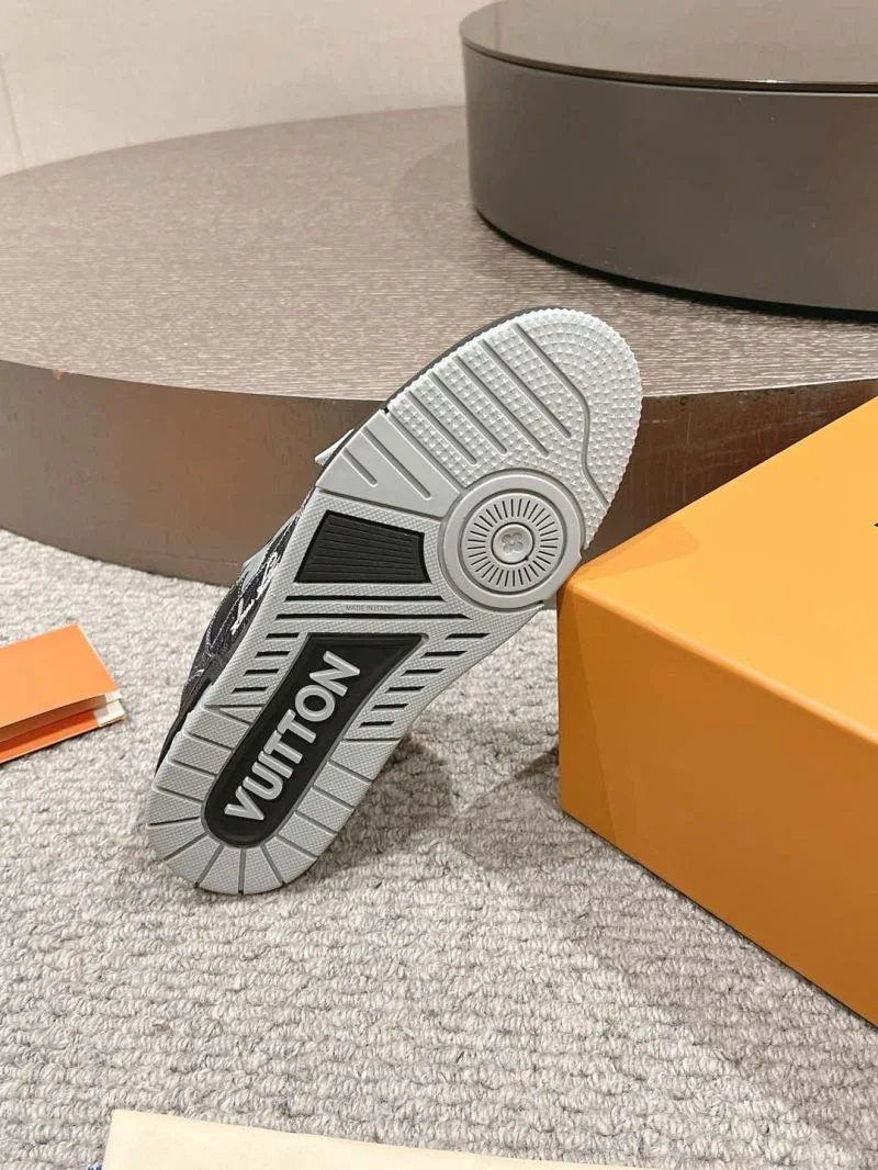 Minimalist Louis Vuitton Trainer Sneaker 32028
