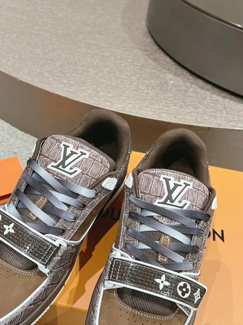 Modern Louis Vuitton Trainer Sneaker 32024