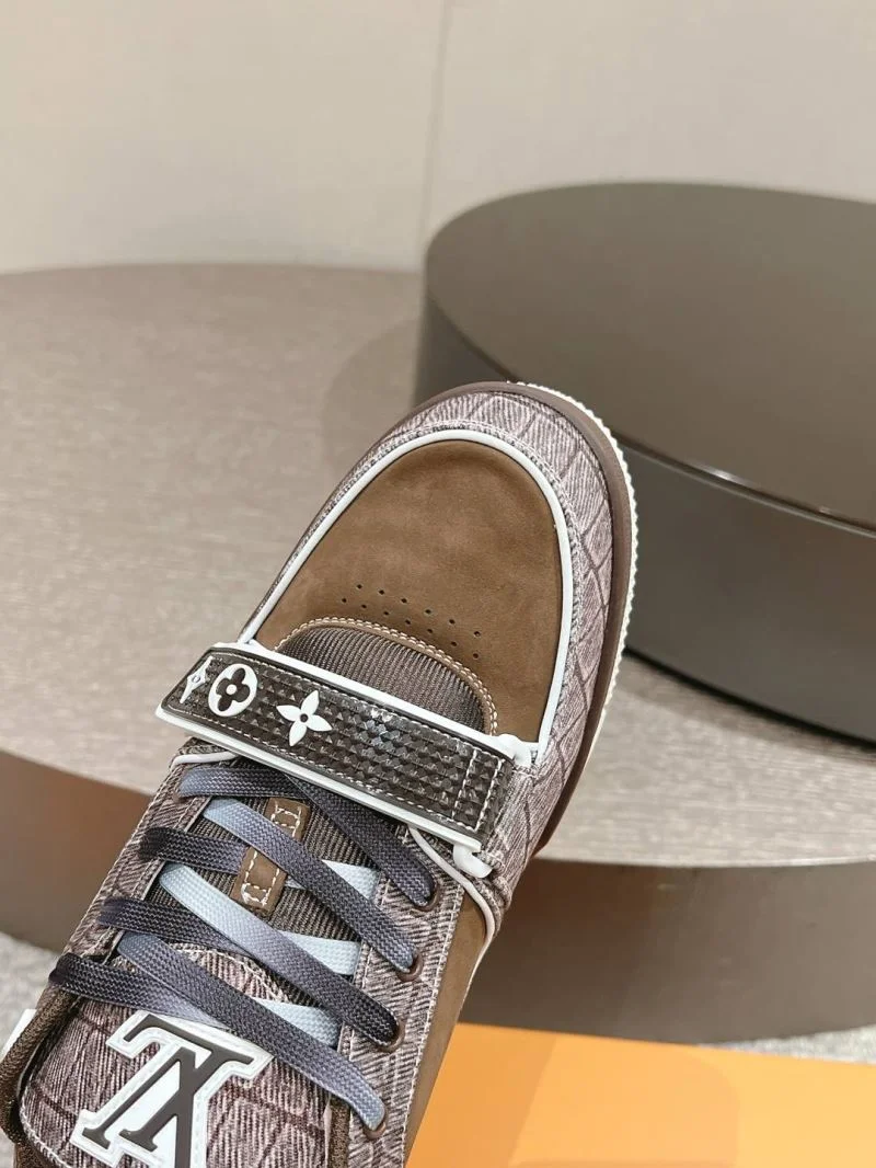 Modern Louis Vuitton Trainer Sneaker 32024